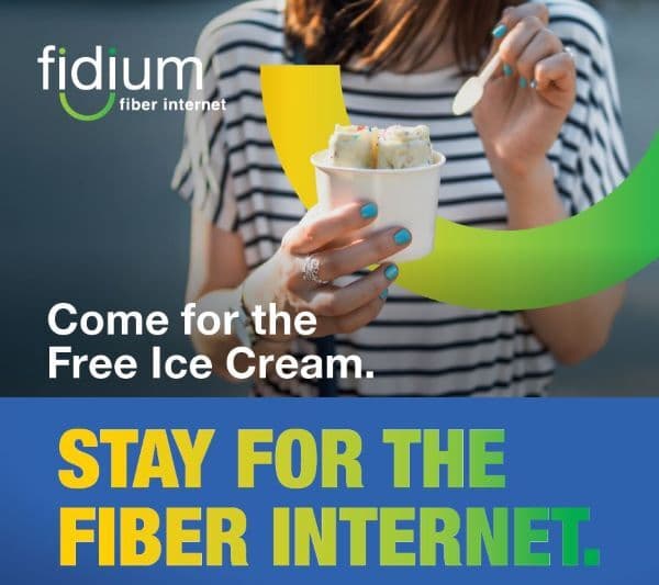Students enjoyed ice cream and learning about fiber internet with Fidium