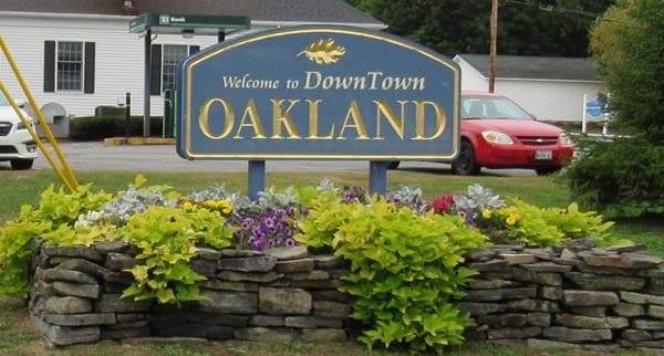 Oakland me Oakland me